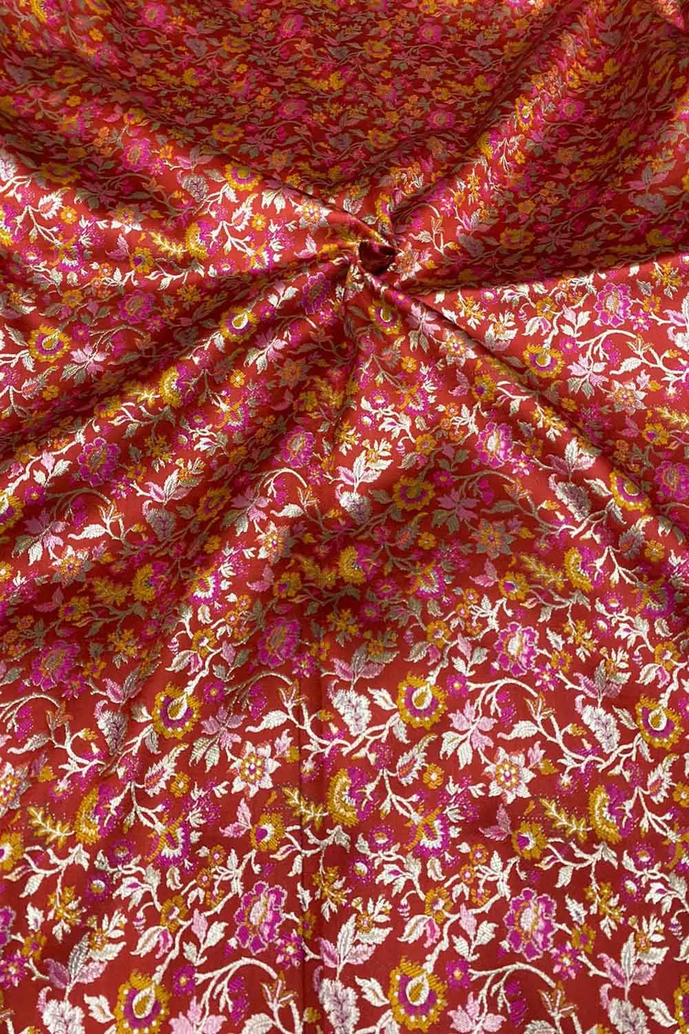 Elegant Red Banarasi Meenakari Silk Fabric ( 2.5 Mtrs )
