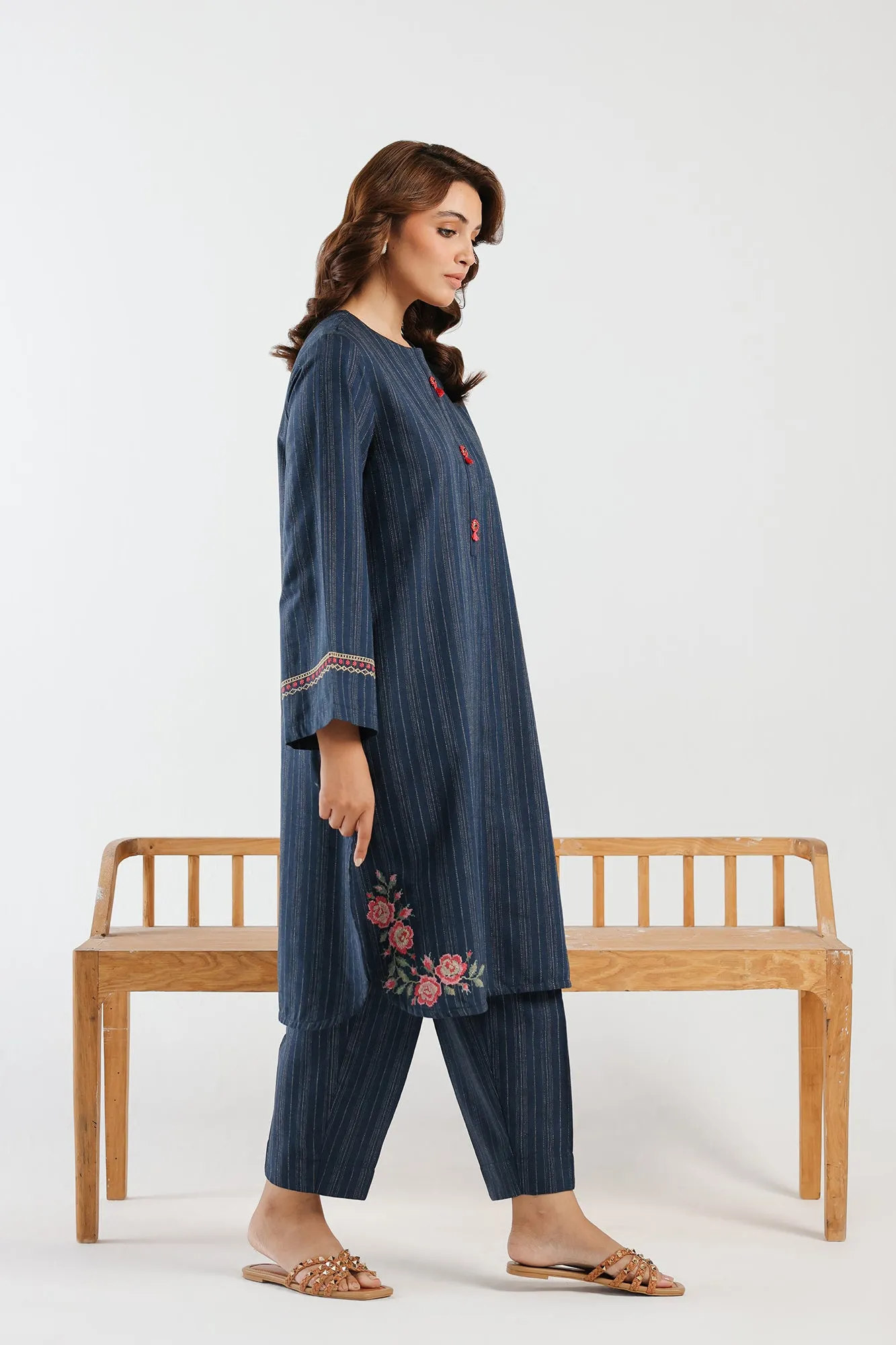 EMBROIDERED SUIT (E5095/102/619)