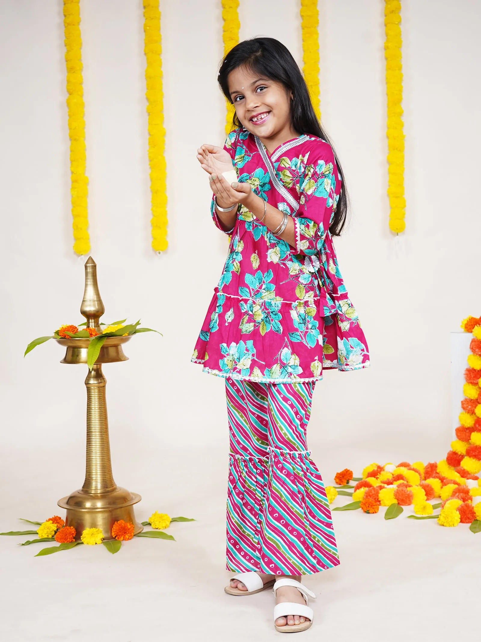 Girls 3/4th Sleeves Floral Printed Kurta With Geometric Printed Sharara