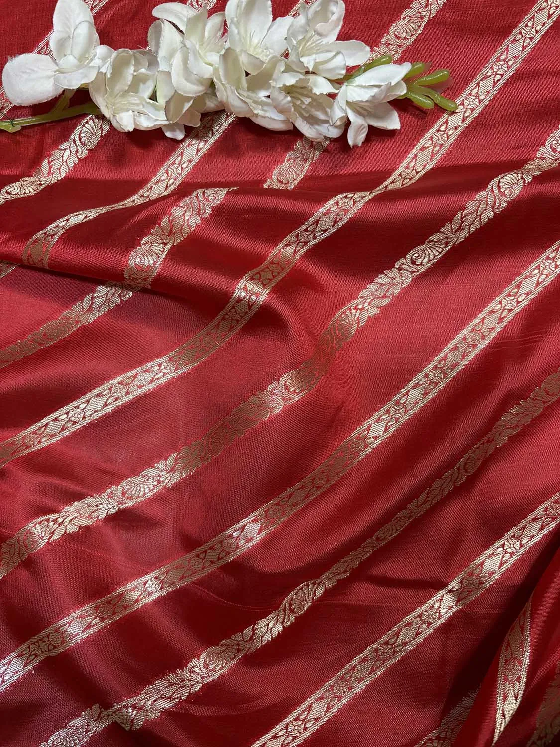 Red Banarasi Handloom Pure Silk Stripes Design Fabric ( 2.5 Mtr )